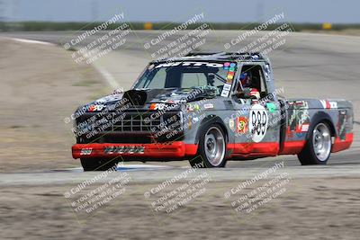 media/Sep-28-2025-24 Hours of Lemons (Sun) [[5dfe0e5f6e]]/12pm (Outside Grapevine)/